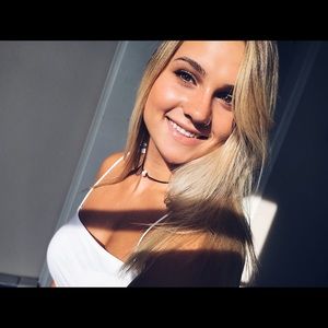 Meet your Posher, Courtney